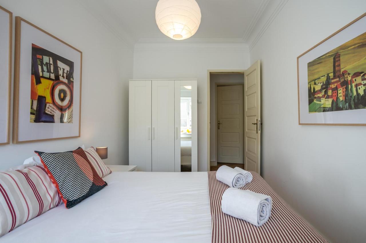 Hip And Spacious Tm Flat In Areeiro * Lisboa